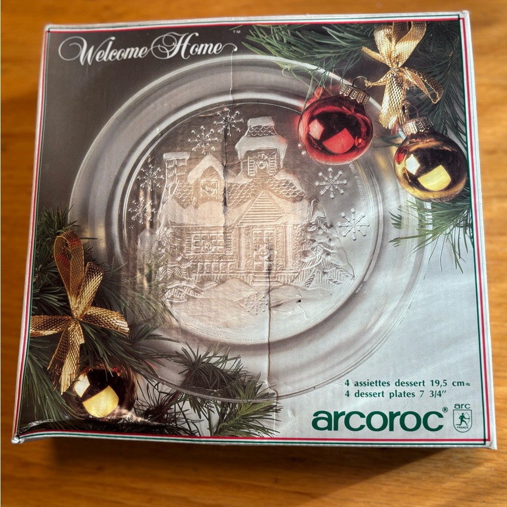 NEW 4 Arcoroc Welcome Home Glass Plates Christmas Dessert Plates